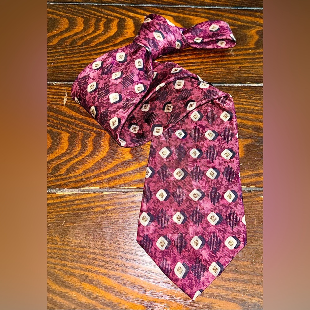 Mulberry Stylish Maroon Patterned Tie